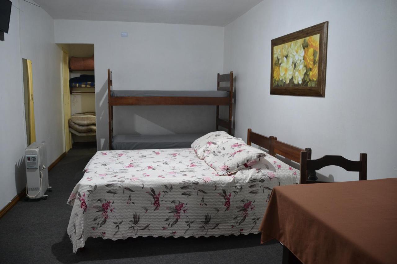 Hotel Pousada Dos Pinheiros カネラ エクステリア 写真