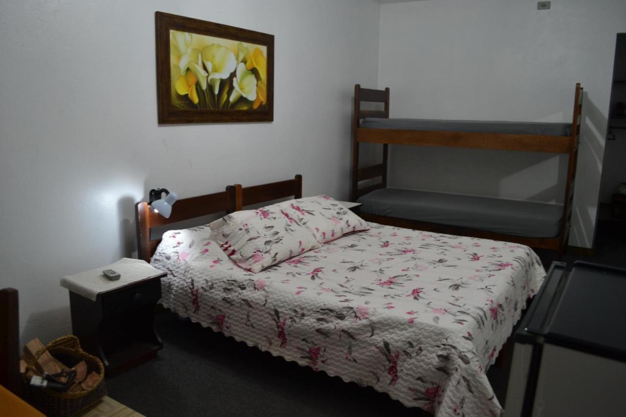 Hotel Pousada Dos Pinheiros カネラ エクステリア 写真