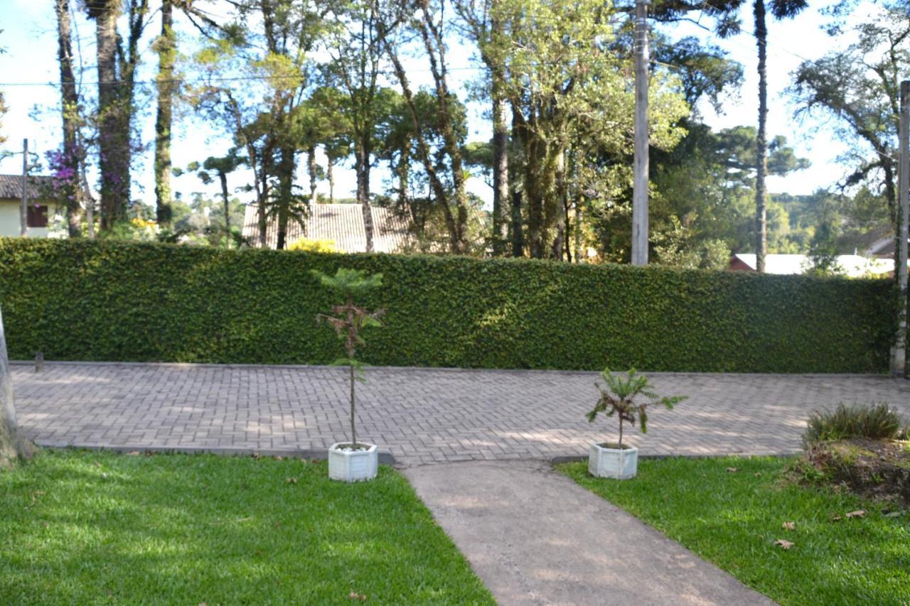 Hotel Pousada Dos Pinheiros カネラ エクステリア 写真