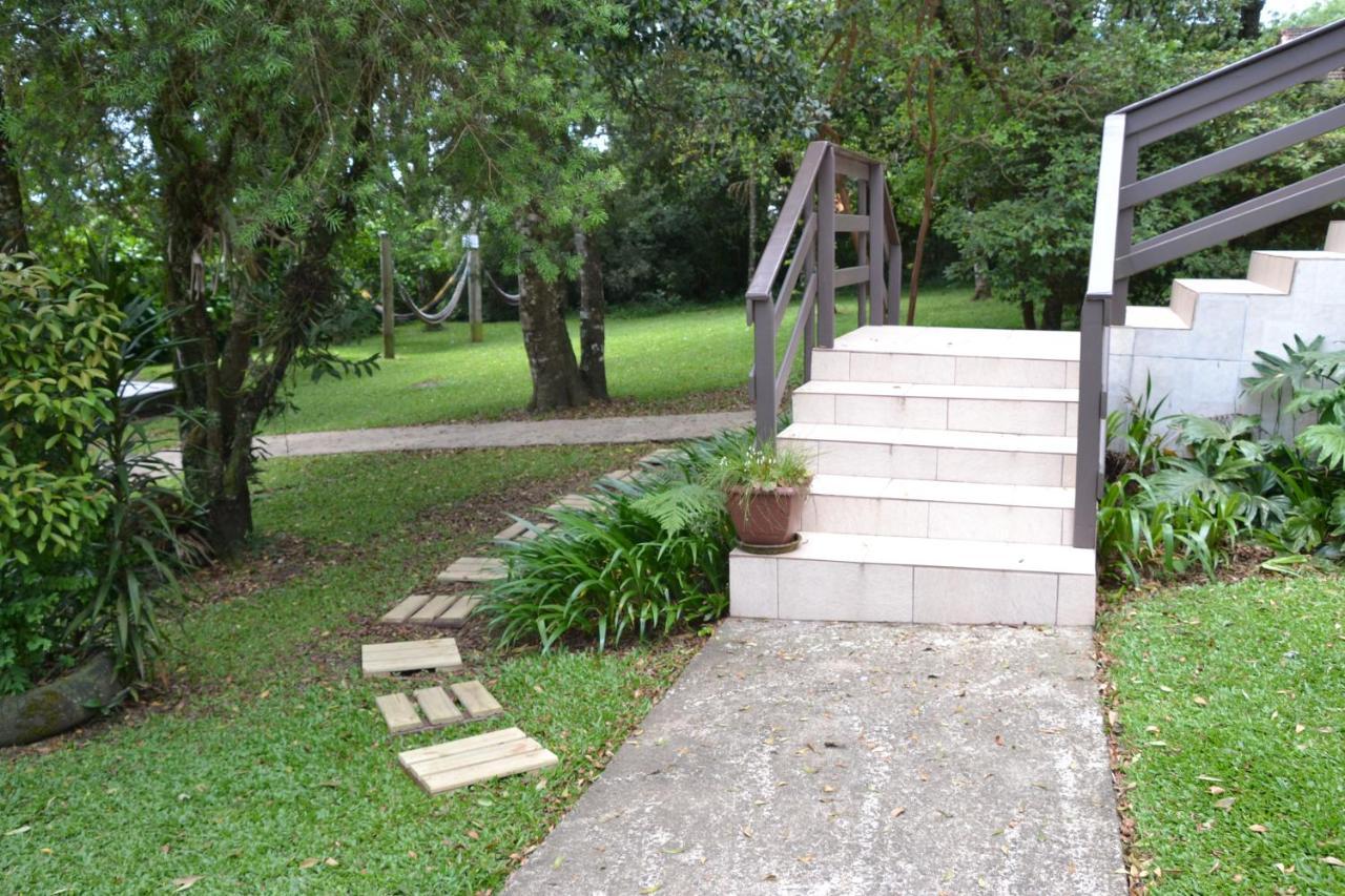 Hotel Pousada Dos Pinheiros カネラ エクステリア 写真