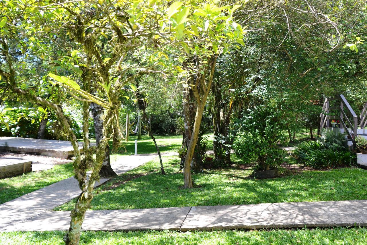Hotel Pousada Dos Pinheiros カネラ エクステリア 写真