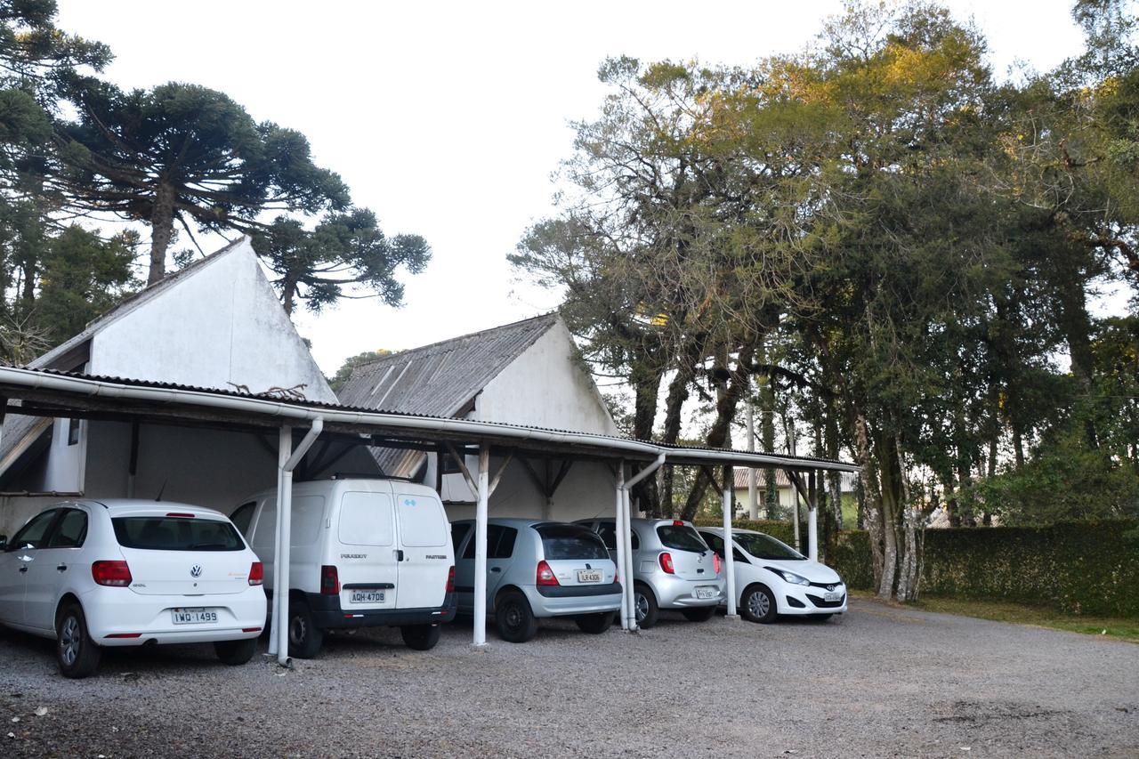 Hotel Pousada Dos Pinheiros カネラ エクステリア 写真