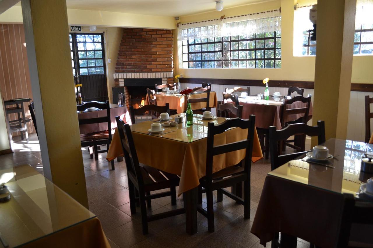 Hotel Pousada Dos Pinheiros カネラ エクステリア 写真