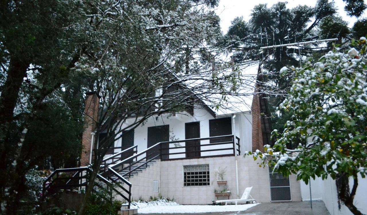 Hotel Pousada Dos Pinheiros カネラ エクステリア 写真
